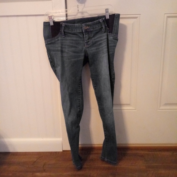 Isabel Maternity Cropped Jeans - Picture 1 of 3